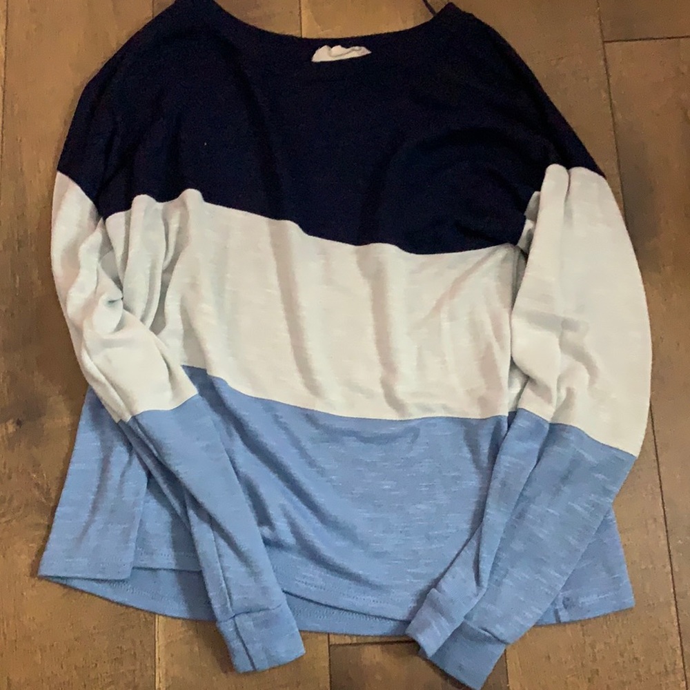 Blue and white lightweight long sleeve shirt